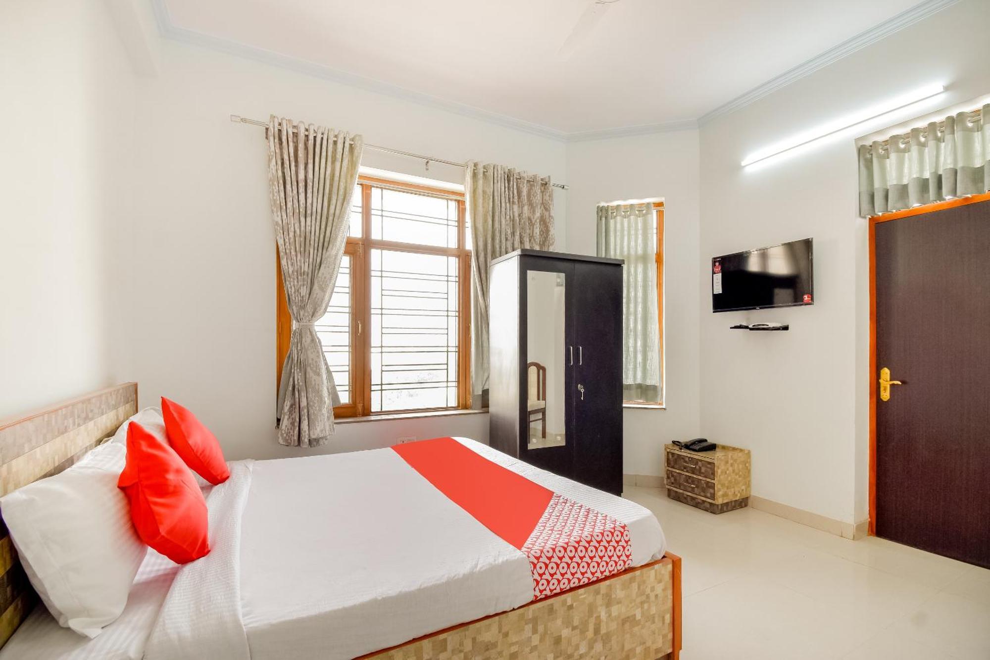 Hotel O Kusum Lodge Pandu Buitenkant foto